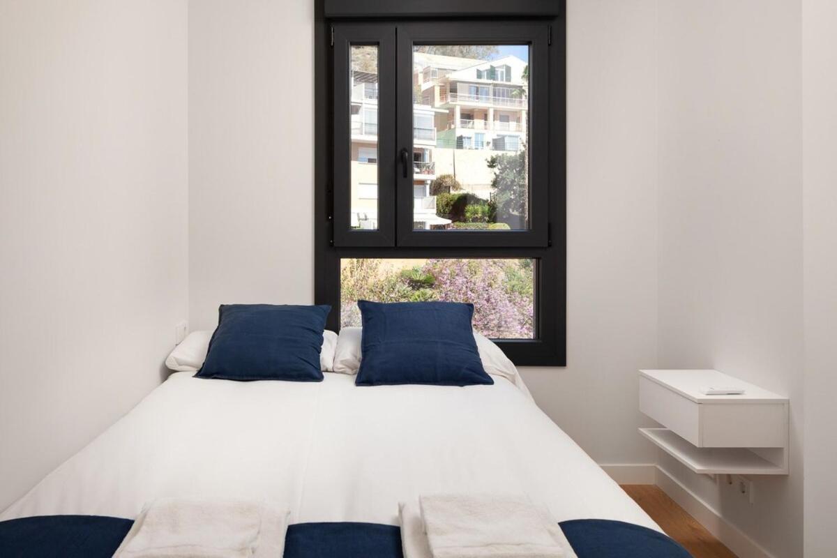 Apartment Your Sunny Retreat! Modern Steps To The
